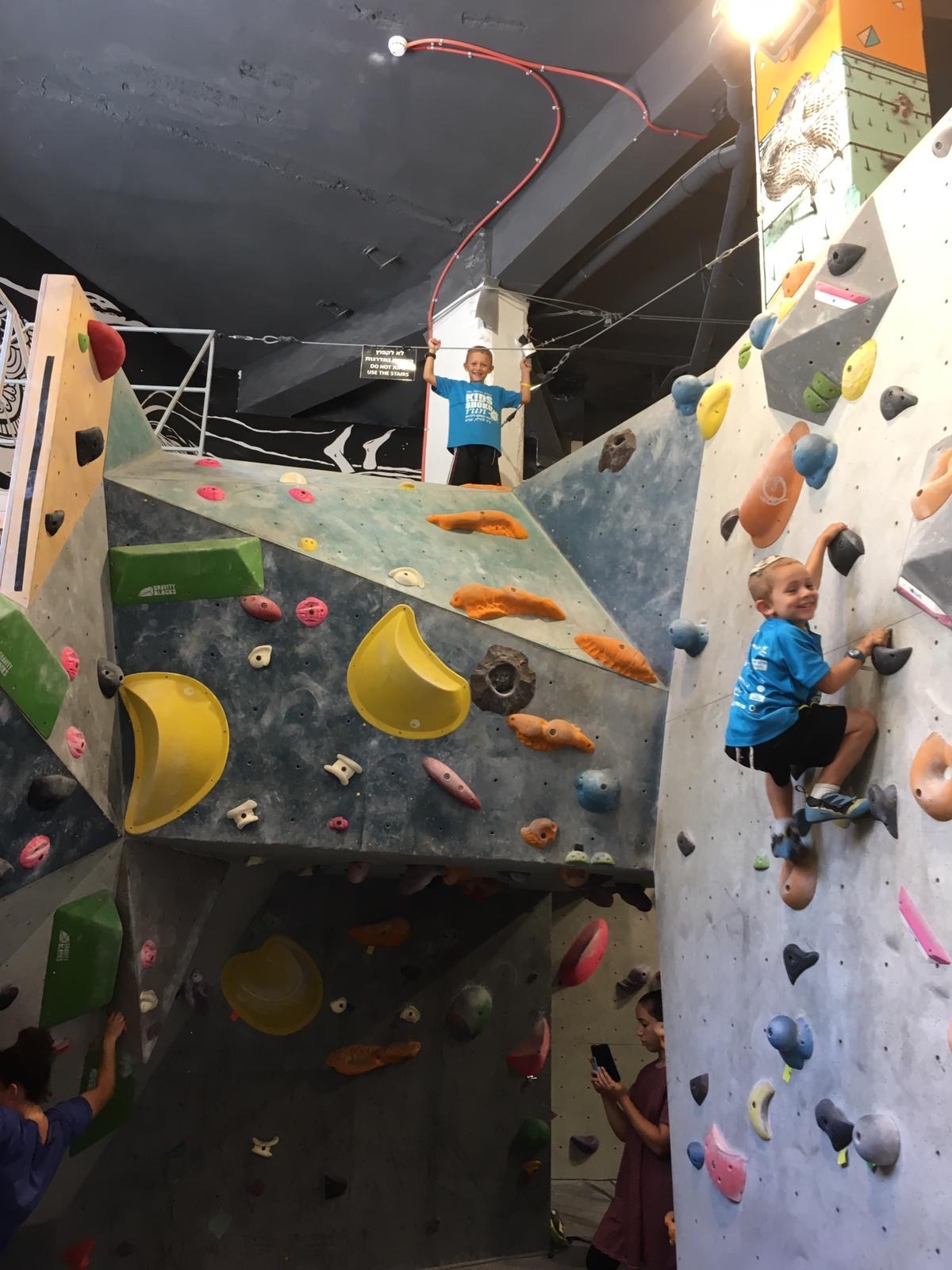 Bloc Climbing